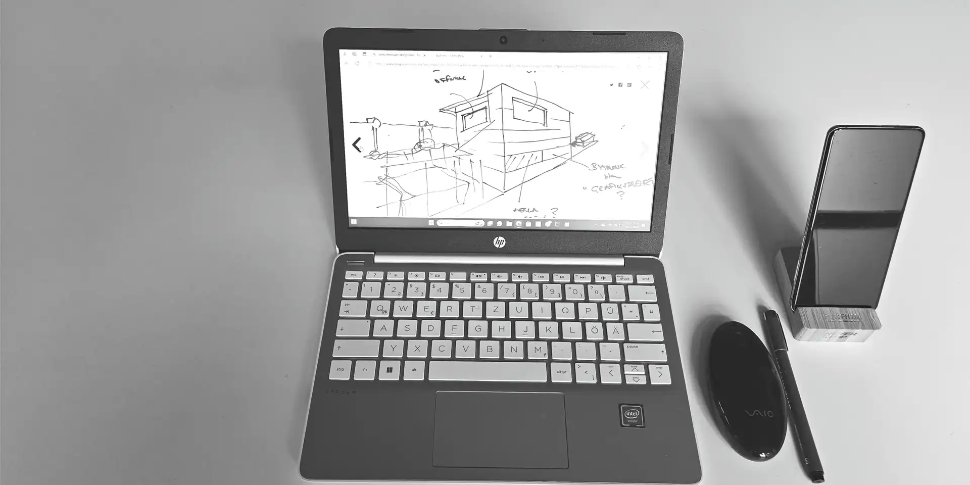 Laptop mit Skizze